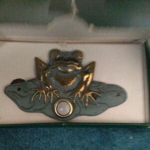 NWT Doorbell frog